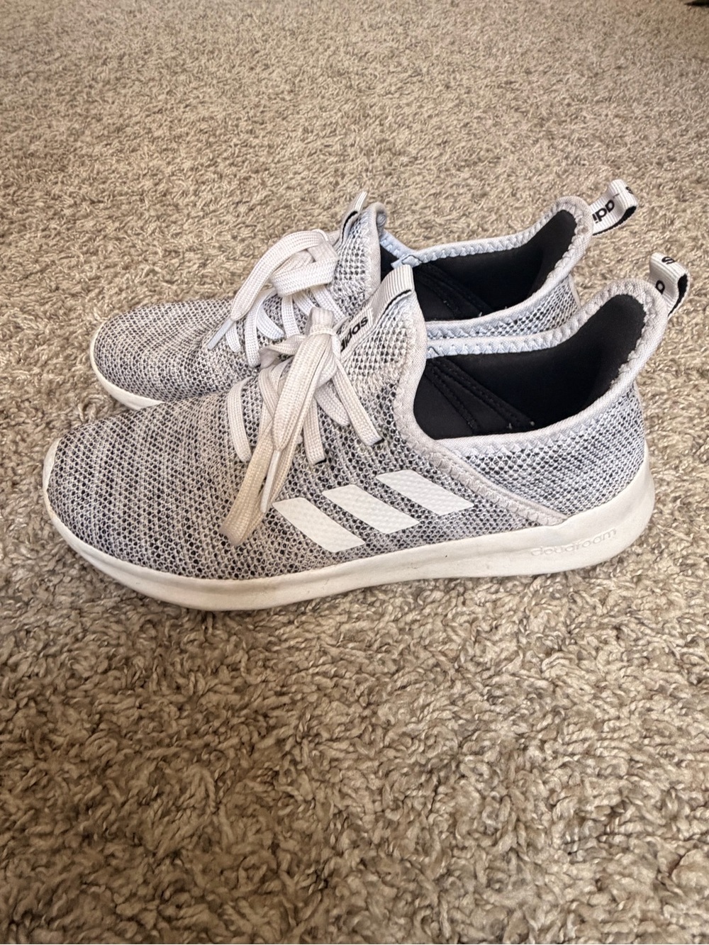 Adidas Cloudfoam Pure Women’s Size 6 Gray White Knit Sneakers DB0695
